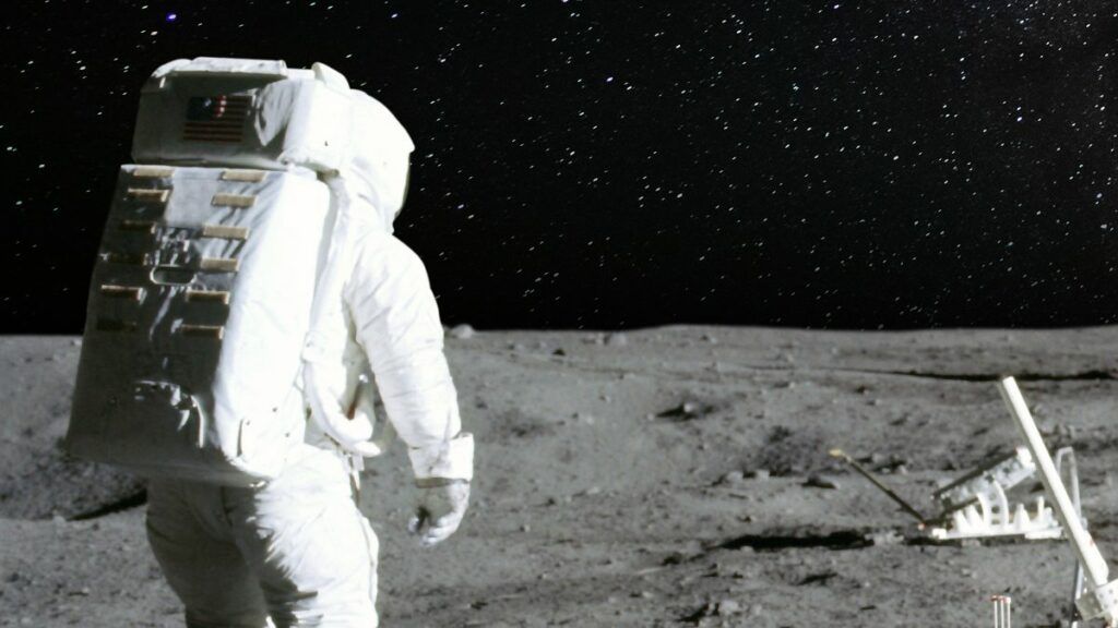 VELCRO® Brand producten gebruikt door NASA-astronauten op de maan.